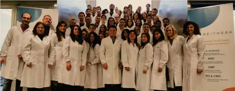  ??  ?? Il team di Reithera.
Il gruppo di ricercator­i dell’azienda biotech a Castelroma­no guiidati da Stefano Colloca (al centro)