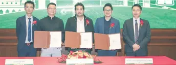  ?? ?? (From left) Huawei Malaysia Digital Power smart photovolta­ic Director Mason Zhang, Chai, Ikwan, Chong and Huawei president of Smart PV business, global marketing, sales and service Kuang Sai during the MoU signing.