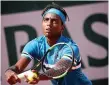  ??  ?? FÖR SVÅRT. Elias Ymer försvann i andra omgången av Franska öppna.