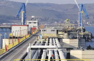  ??  ?? The Mediterran­ean port of Ceyhan, which is run by state-owned Petroleum Pipeline Corporatio­n (BOTAŞ), some 70 kilometers from Adana, Turkey, Feb. 19, 2014.