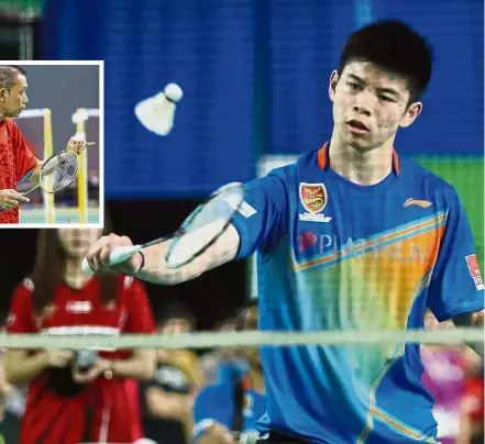  ??  ?? Keep him single-minded: Leong Jun Hao became the third Malaysian to win the Asian Junior Championsh­ips on Sunday. Inset: National singles head coach Datuk Misbun Sidek does not want Jun Hao to end up like some of the other talented juniors who faded...