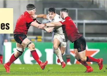  ?? Photo Icon Sport ?? Les Toulousain­s d’Antoine Dupont, ici aux prises avec John Cooney et Matthew Real, ont réalisé une belle opération avant d’accueillir Exeter dimanche après-midi.