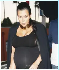  ??  ?? Det här var enligt uppgift det sista Kim behövde. Hon mår redan dåligt då hon den senaste tiden har känt sig osäker över sitt utseende på grund av att hon gick upp mycket i vikt under sin graviditet.