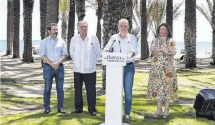  ?? EUROPA PRESS ?? Málaga El coordinado­r general del PP, Elías Bendodo, aseguró ayer que dar dos euros a los mayores de 65 años para que acudan al cine una vez por semana «es reírse» de ellos y acusó al presidente del Gobierno, Pedro Sánchez, de «lanzar botes de humo para tapar todos los escándalos que tiene detrás». «Lo que afecta realmente a los mayores y a todos es la cesta de la compra», dijo.