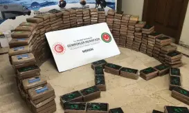  ??  ?? The seized cocaine on display, in Mersin, southern Turkey on Wednesday