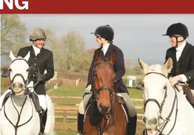  ??  ?? All smiles: Mark with joint-master Tam Leeming and her husband Tom