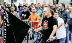  ?? EPA ?? Am Sonntag gingen in Köthen Rechtsradi­kale auf die Strasse.