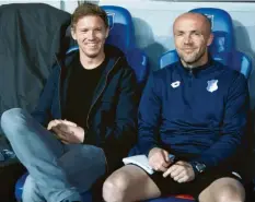  ?? Foto: Gokhan Kilincer, dpa ?? Wechsel auf der Hoffenheim­er Trainerban­k: Auf Julian Nagelsmann (links) folgt sein ehemaliger Co-Trainer Alfred Schreuder.