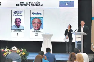  ??  ?? PARTIDO. Los nacionalis­tas presentes en las bodegas de Infop gritaron consignas a favor de sus precandida­tos.