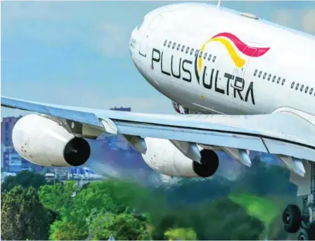  ??  ?? La aerolínea Plus Ultra sigue en el ojo del huracán por la ayuda concedida por la SEPI