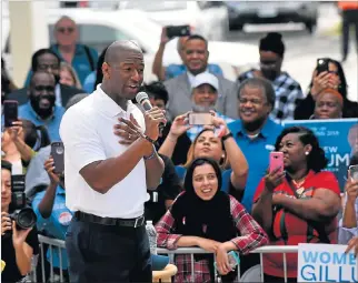  ?? MICHELE EVE SANDBERG / AFP ?? Campaña. Andrew Gillum, aspirante demócrata a la gobernació­n de Florida, durante un mitin en Miami.