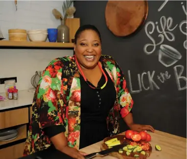  ?? PICTURE: AYANDA NDAMANE ?? BUBBLY: Celebrity chef Zola Nene is a perfection­ist, which reflects in her cooking.