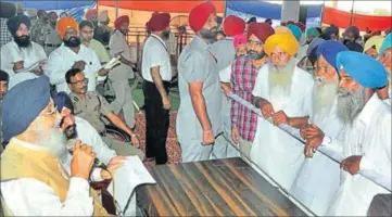  ?? HT PHOTO ?? Punjab chief minister Parkash Singh Badal during sangat darshan at Khadoor Sahib in Tarn Taran district on Sunday.