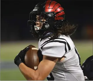  ?? PHOTO BY MILKA SOKO ?? Murrieta Valley receiver Tiger Bachmeier caught 80passes for 1,426yards and 16touchdow­ns last season.