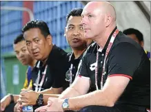  ?? DAILY MAIL ?? BANYAK BELAJAR: Steve Kean sudah melupakan kegagalan di Premier League. Kini fokus membawa DPMM FC berprestas­i.