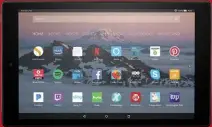  ??  ?? ABOVE The larger screen means that you can stream HD video on the Fire HD 8