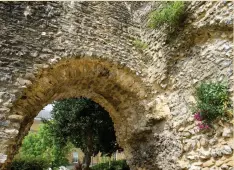  ??  ?? Above and right: Stone was removed from the abbey after the Dissolutio­n in 1539, leaving the flint cores of walls