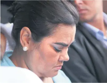  ??  ?? DETENCIÓN. Rosa de Lobo está presa desde el 28 de febrero pasado. Hoy cumple cuatro meses de estar recluida en la cárcel de mujeres en Támara.