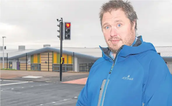  ??  ?? Ian Morrison, chairman of the parent council at Tayview Primary, says it is “imperative” that crossing patrollers are employed at the school.