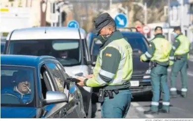  ?? JESÚS JIMÉNEZ / PHOTOGRAPH­ERSSPORTS ?? Imagen de archivo de un control de la Guardia Civil.