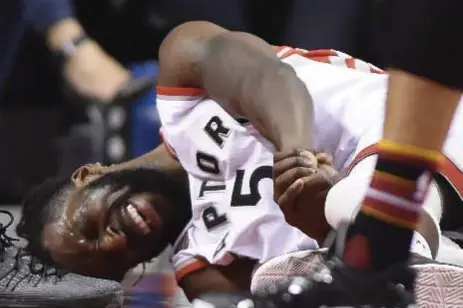 ?? FRANK GUNN/THE CANADIAN PRESS FILE PHOTO ?? The Raptors have listed DeMarre Carroll as questionab­le for Game 6 after he suffered a wrist injury during Wednesday night’s Game 5 victory.