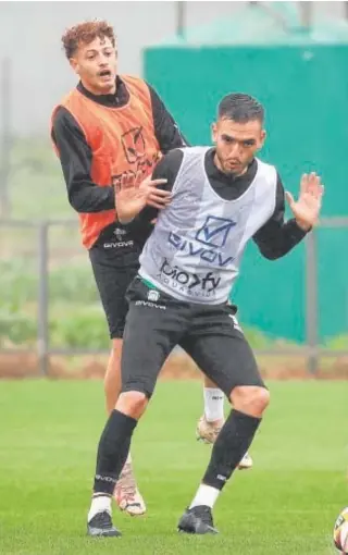  ?? // V. MERINO ?? El central Adri Lapeña durante un entrenamie­nto esta temporada