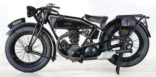  ??  ?? Above: A 1926 Rudge 500cc Four-valve; the model moved the game on with its combinatio­n of overhead-valve engine and fourspeed gearbox