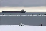  ?? CHAD HIPOLITO / THE CANADIAN PRESS FILES ?? A tanker anchors in Strait of Juan de Fuca off the B.C. coast, the focus of a battle over a pipeline from Alberta.