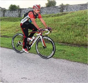  ?? — Photos: SAIFUL ZULKIFLI ?? Saiful used to cycle 70km to get to and from work daily.