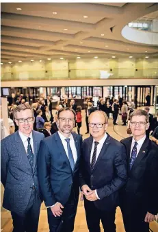  ?? RP-FOTO: ANNE ORTHEN ?? Zur Feierstund­e im Landtag der Deutsch-Britischen Gesellscha­ft kamen Mark Wilkins, Peter Brock, André Kuper und Rafe Courage (v.l.).