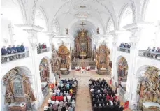  ?? SZ-FOTO: MICHAEL MÜLLER ?? Voll besetzt war das Münster beim Gottesdien­st.