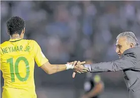  ?? AP ?? Elogios mutuos. De Neymar a Tite y del técnico para el crack.