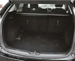  ??  ?? BRA: Godt med bagasjerom­splass i SUV-en. Flatt gulv er alltid en fordel.
