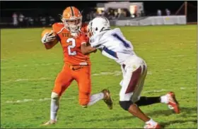  ?? SAM STEWART - DIGITAL FIRST MEDIA ?? Perkiomen Valley’s Ryan Cerula is pushed out of bounds by Penn Wood’s Rahiem Bowens.