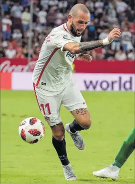  ?? EFE / PEPO HERRERA ?? Aleix Vidal, en acción, durante un partido de la Europa League.