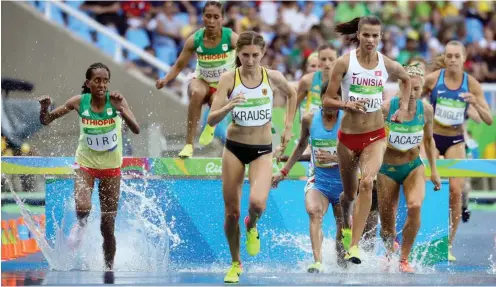  ?? Foto: dpa/Michael Kappeler ?? Gesa Felicitas Krause (3.v.l.) lief deutschen Rekord über 3000 Meter Hindernis. Eine Medaille gewann die WM-Dritte von 2015 damit aber nicht.