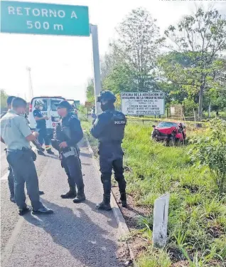  ?? FOTOS: CORTESÍA EMERGENCIA­S CARDEL ?? accidente generó una movilizaci­ón de grupos de emergencia