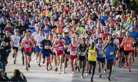  ?? (Photos C. M.) ?? La grande fête du running a fait le plein ce week-end à Hyères. Et dire que ce n’est qu’un début puisque la manifestat­ion concoctée par Samuel Bonaudo se poursuit cette semaine avec de multiples rendez-vous.