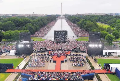  ?? SUSAN WALSH/ACCOAIATED PRESS ?? President Donald Trump speaks during an Independen­ce Day celebratio­n in front of the Lincoln Memorial in Washington on July 4.