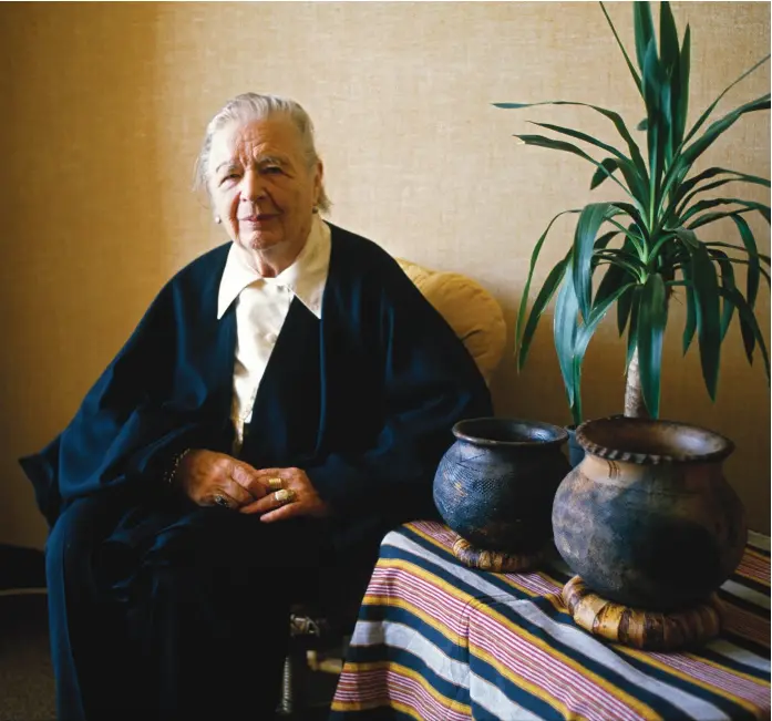  ?? Pascal parrot/getty ?? Marguerite Yourcenar, la autora belga que escribió una de las novelas históricas más originales del siglo pasado