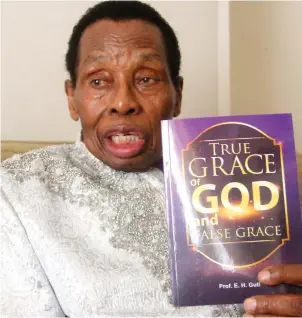  ?? — Picture by Munyaradzi Chamalimba ?? Zimbabwe Assemblies of God Africa Forward in Faith (ZAOGA FIF) founder Archbishop Ezekiel Guti stresses a point after launching several books including True Grace of God and False Grace in Harare last week.