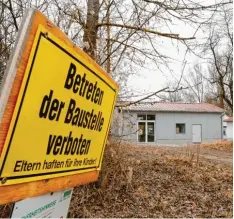  ?? Foto: Julian Leitenstor­fer ?? Der Anbau an das Kauferinge­r Jugendhaus Oval ist noch immer nicht fertig.