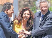  ??  ?? Chávez, Cristina y Néstor Kirchner, en marzo de 2007: sonrisas y negociados conjuntos