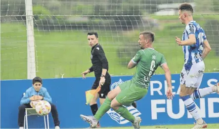  ?? Foto: ue cornellà ?? El Cornellà empató en campo de la Real Sociedad B Y está en puestos de descenso directo