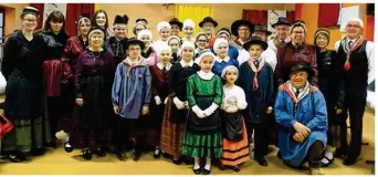  ??  ?? Un groupe folkloriqu­e qui porte dans le monde entier les couleurs de Barriac et de l’Auvergne.