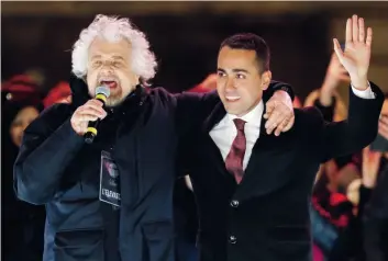  ?? KEYSTONE ?? Luigi Di Maio con Beppe Grillo nel 2018