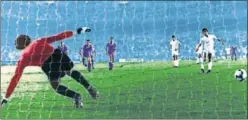  ??  ?? Juanito cerró el marcador: marcó de penalti el último gol del partido.