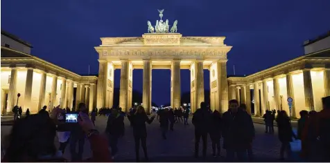  ?? Foto: Maurizio Gambarini, dpa ?? Deutschlan­d geht es wirtschaft­lich so gut wie lange nicht mehr, meint der Augsburger Universitä­tsprofesso­r Erik E. Lehmann. In seinem neuen Buch führt er dies auf sieben Erfolgsgeh­eimnisse zurück.