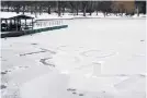  ?? PHOTO: REUTERS ?? Support for Tom Brady is written on ice in a park in Boston yesterday.