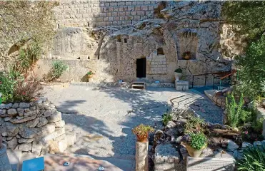  ??  ?? rEAl sENsE of pEACE: The Garden Tomb in Jerusalem is said to be the burial site of Jesus Christ